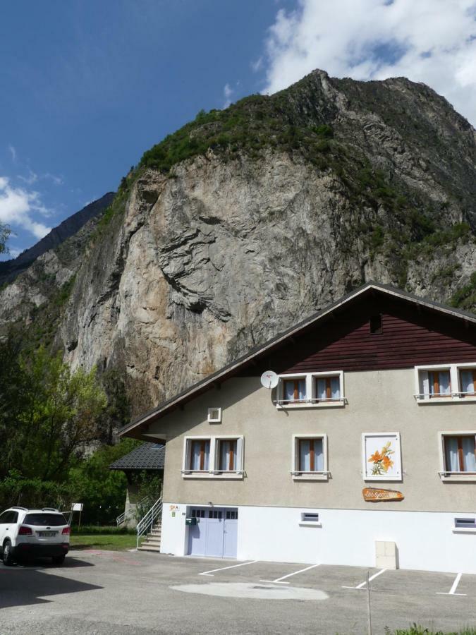 Apartamento Les Lys Orangés Le Bourg-dʼOisans Exterior foto