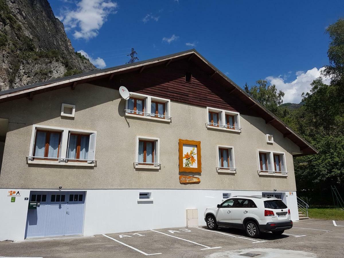 Apartamento Les Lys Orangés Le Bourg-dʼOisans Exterior foto