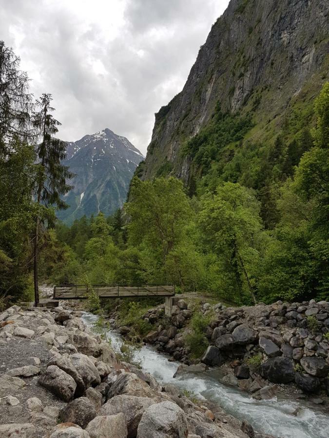 Apartamento Les Lys Orangés Le Bourg-dʼOisans Exterior foto