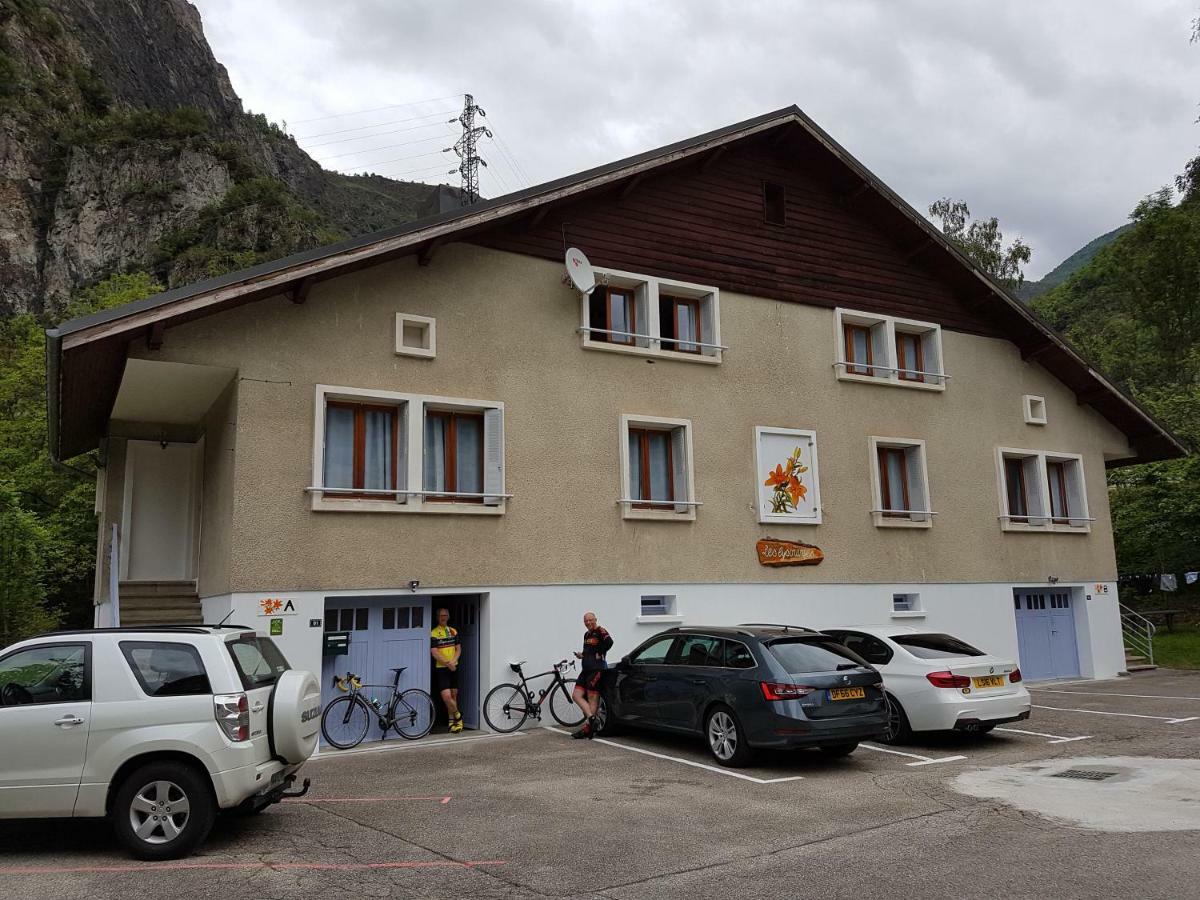 Apartamento Les Lys Orangés Le Bourg-dʼOisans Exterior foto